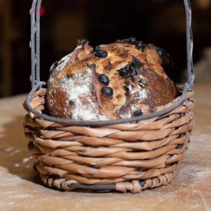 Pain de blé semi complet aux raisins bio au levain
