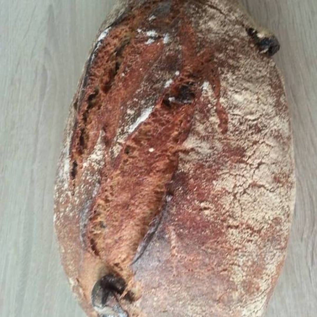 Pain de blé semi complet aux olives bio au levain – Image 2