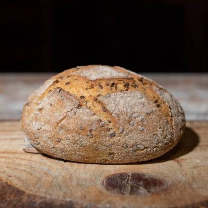 Pain de maïs, riz et graines de lin bio au levain