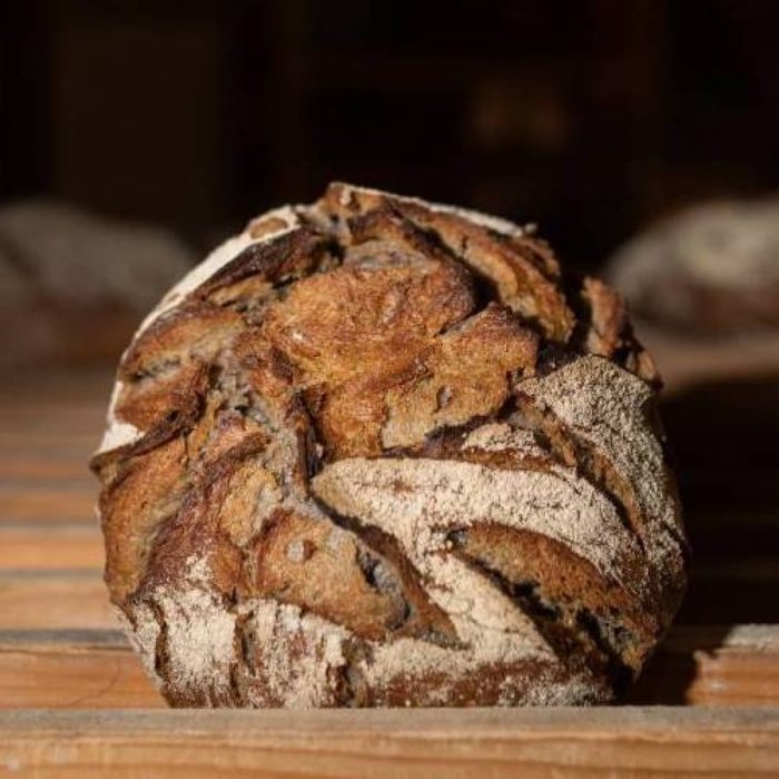 Pain à la farine de blé / farine d'engrain / farine de châtaigne bio au levain - format miche