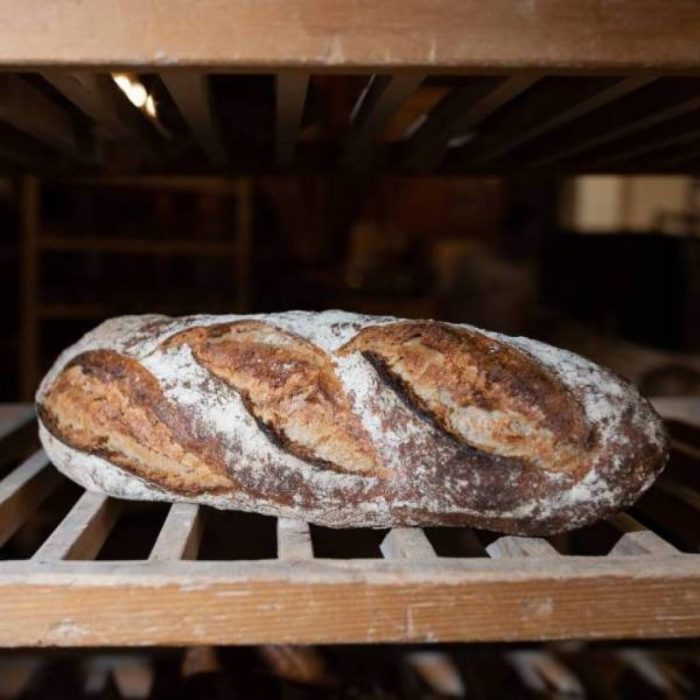 Grand pain de blé semi complet bio au levain - format long